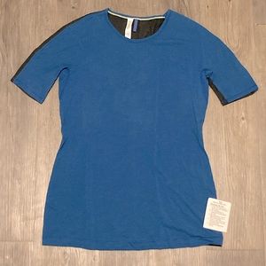 NWT Lululemon Womens Athletic Tee